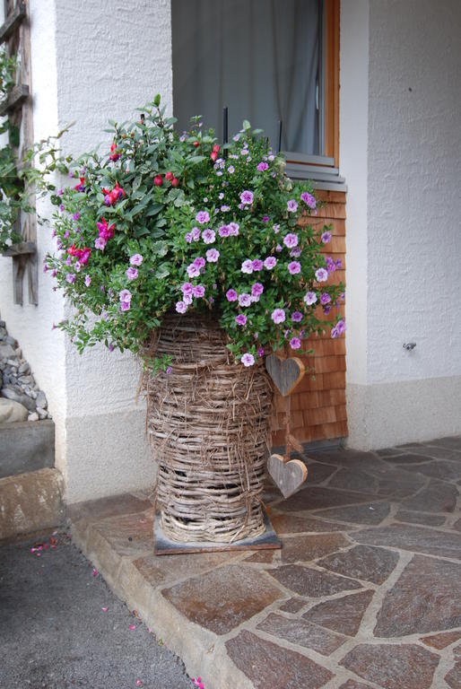 Haus Schneider Apartamento Andelsbuch Exterior foto